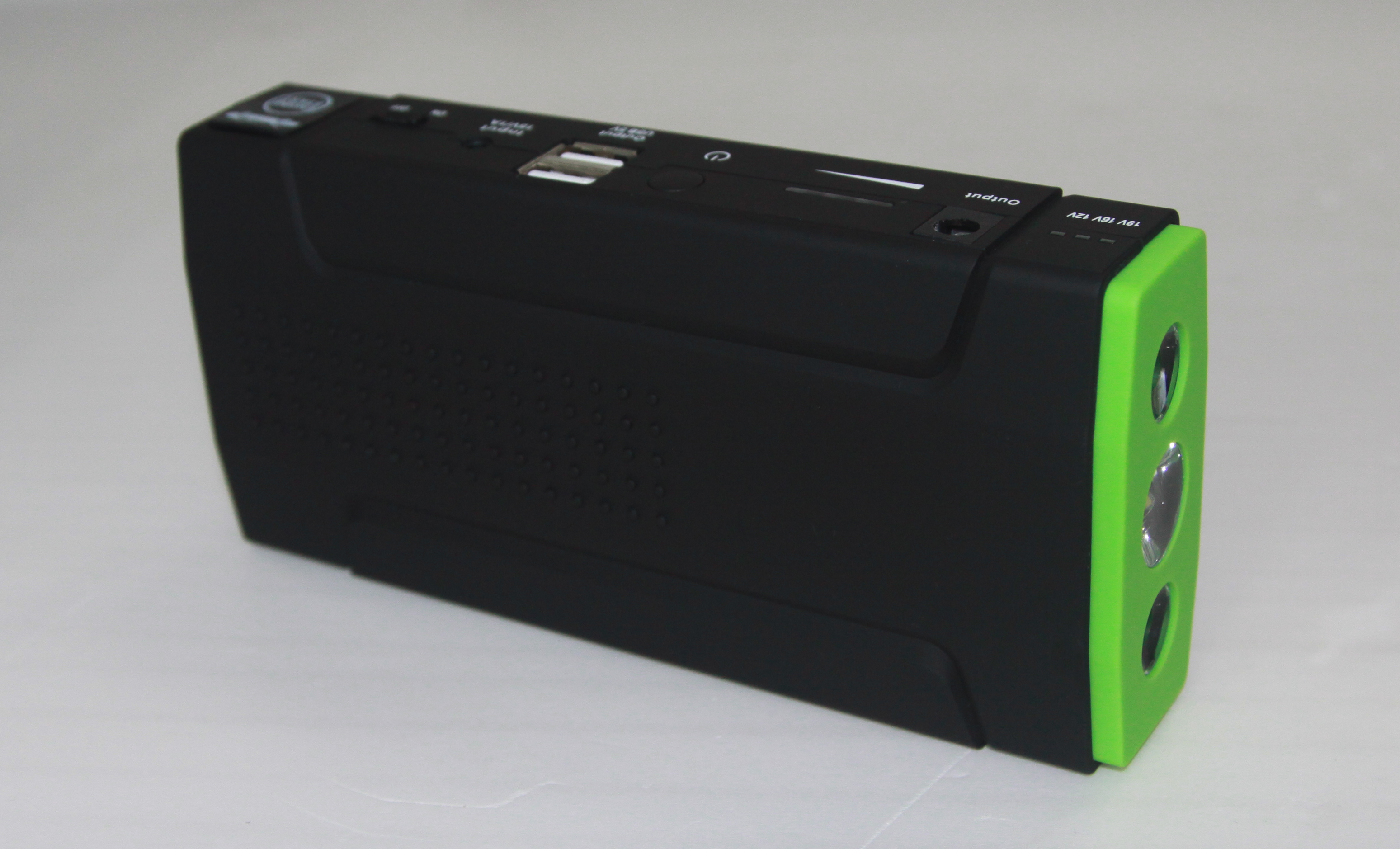 A5S汽車應急啟動電源外觀圖5