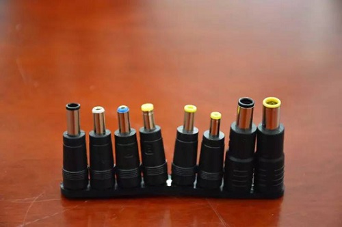 汽車應(yīng)急啟動(dòng)電源